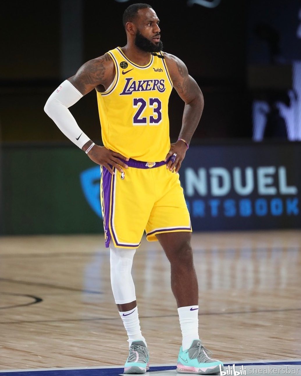 让板凳阵容 让板凳阵容